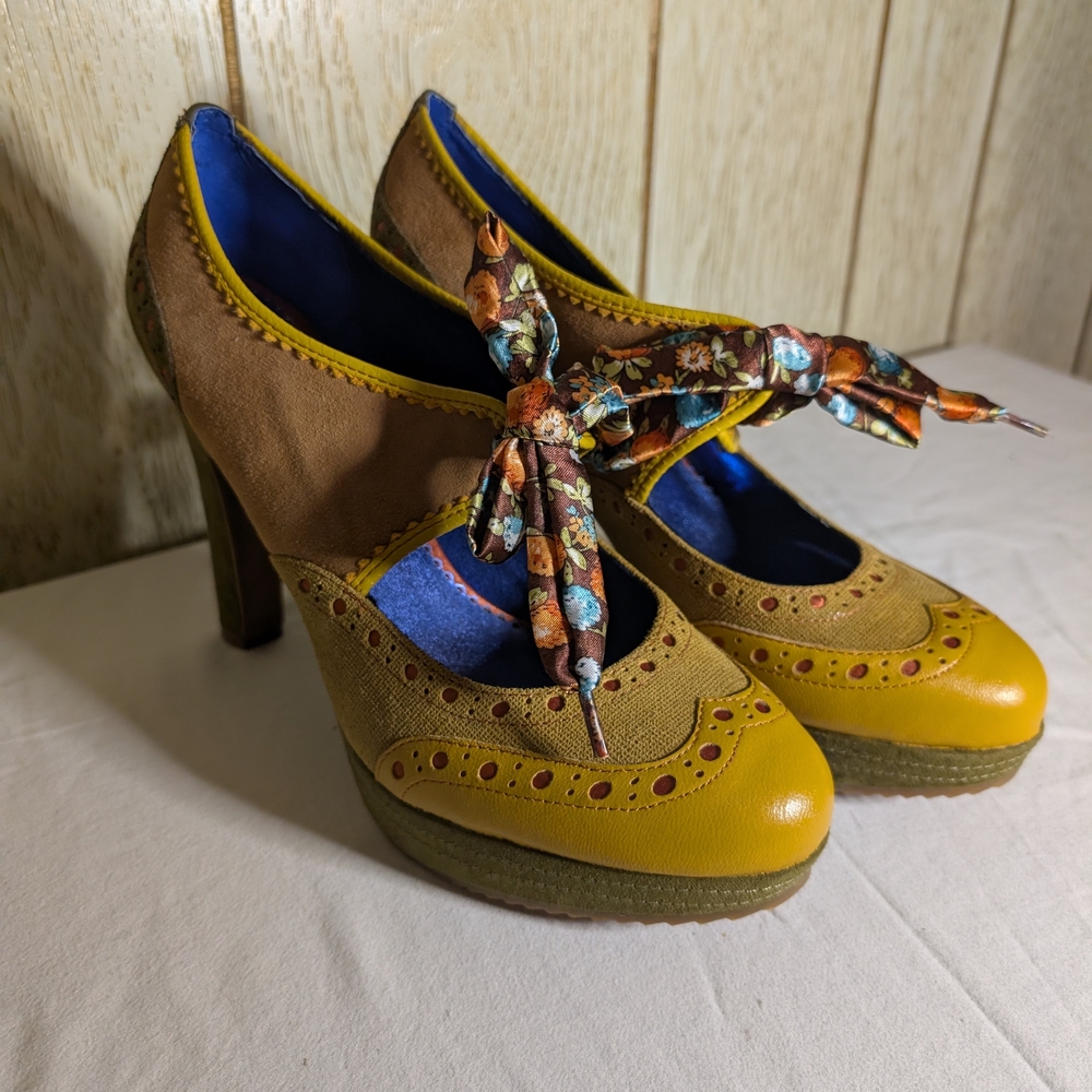 Poetic Licence Retro Two-Tone Bow Pumps | EU 40.5 | New Without Box